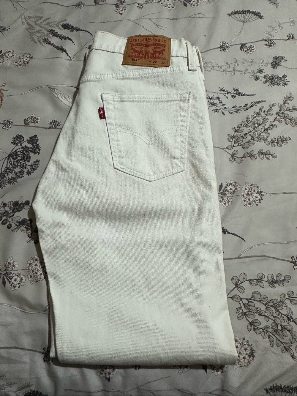 Levi's White 514 Slim Straight Jeans - Picture 3 of 4